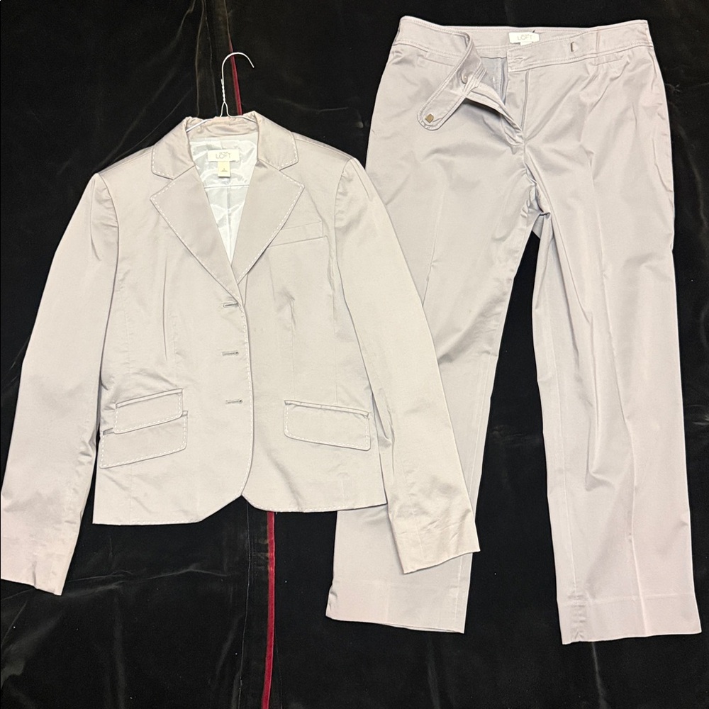 LOFT Women's Light Gray Suit Set